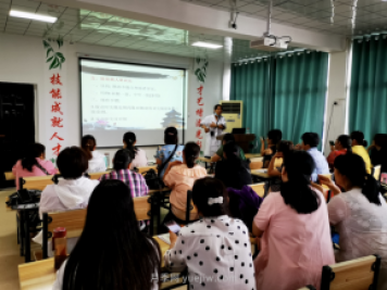南陽臥龍區(qū)首期艾灸技能培訓班開班
